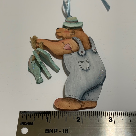 Alaska bear with fish wood ornament Mary Harper - Picture 9 of 16